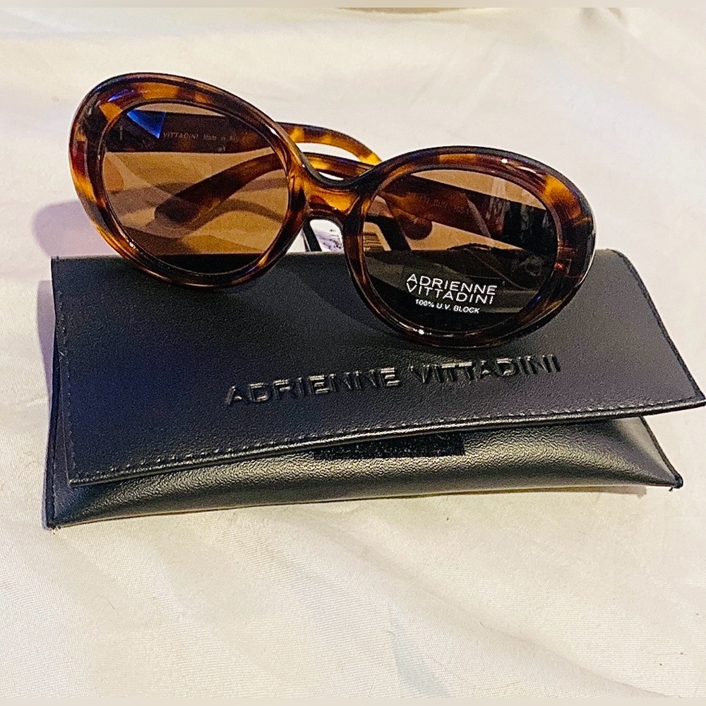 Adrienne Vittadini - 1970s Vintage Tortoise Shell Sunglasses